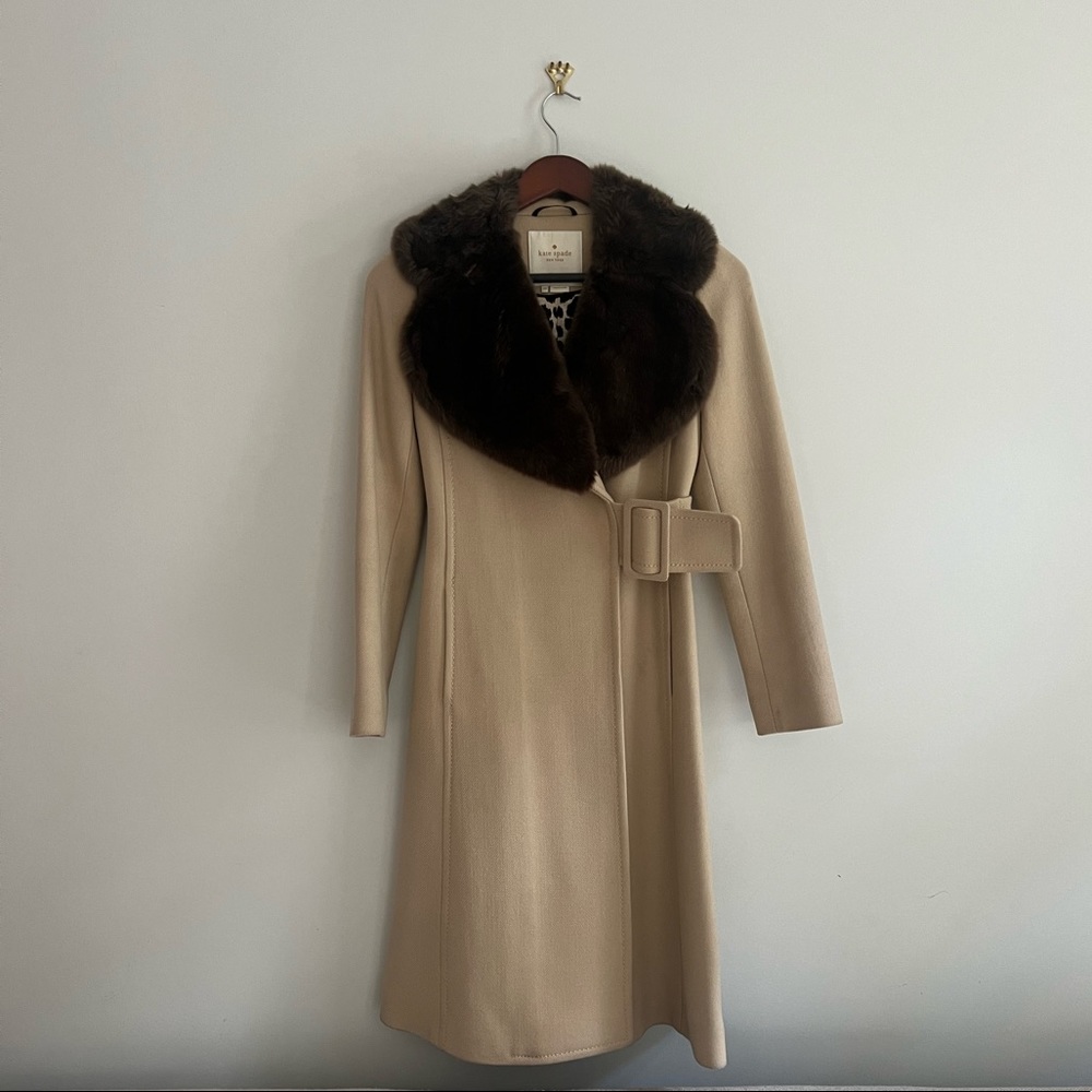 Kate Spade tan wool coat with brown faux fur in an excellent condition, size 00